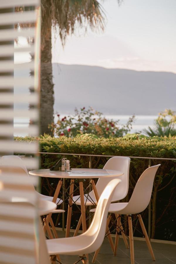 Calma Beach Hotel ستافروس المظهر الخارجي الصورة