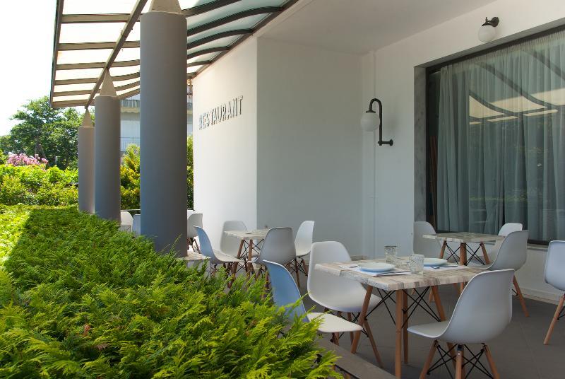 Calma Beach Hotel ستافروس المظهر الخارجي الصورة