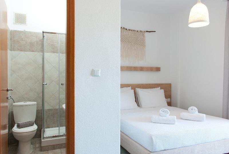 Calma Beach Hotel ستافروس المظهر الخارجي الصورة
